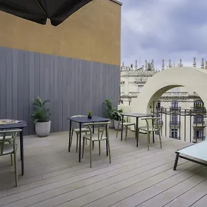 Ola Living Diagonal Ii דירה